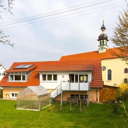 Dom wakacyjny Oak Modern Retreat In Uberlingen